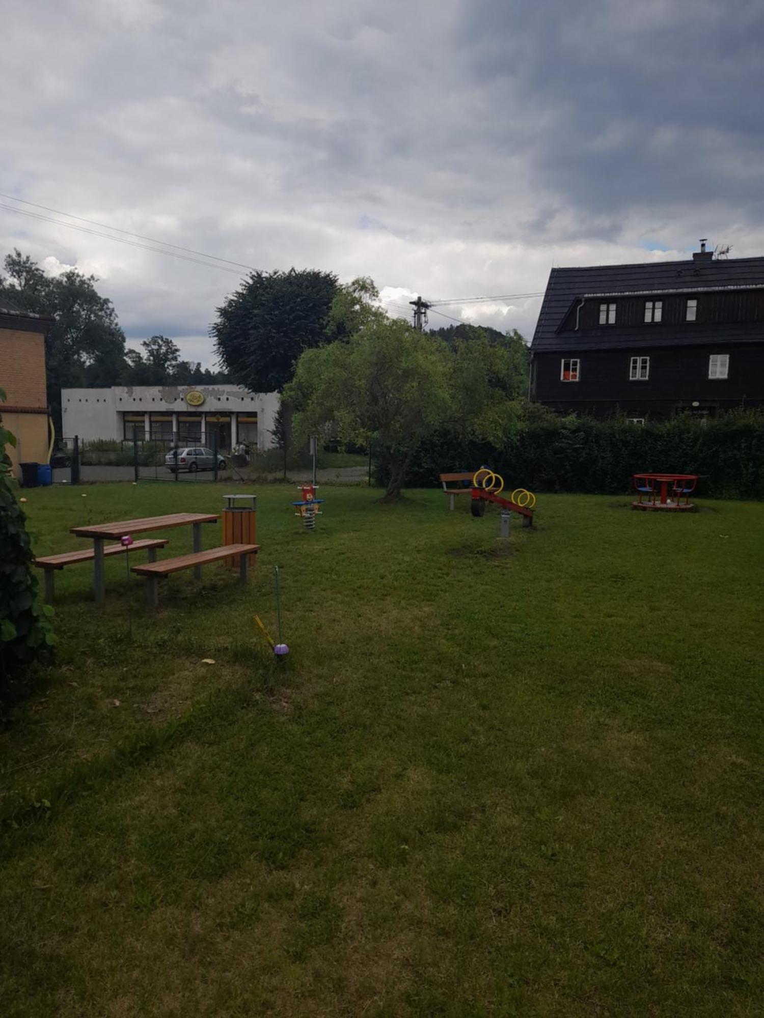 Penzion SKLAŘSKÁ HOSPODA Chribská Exterior foto
