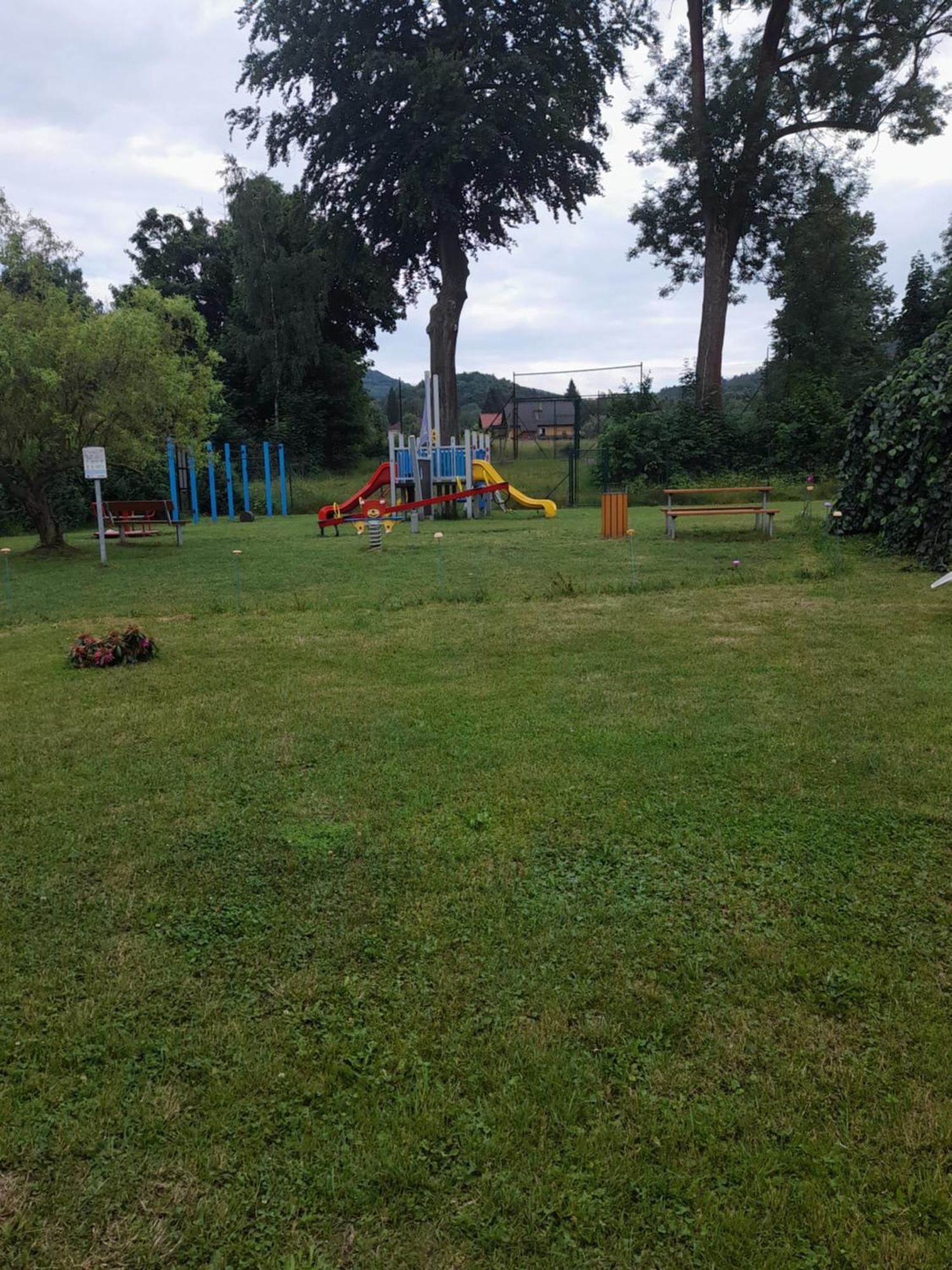 Penzion SKLAŘSKÁ HOSPODA Chribská Exterior foto