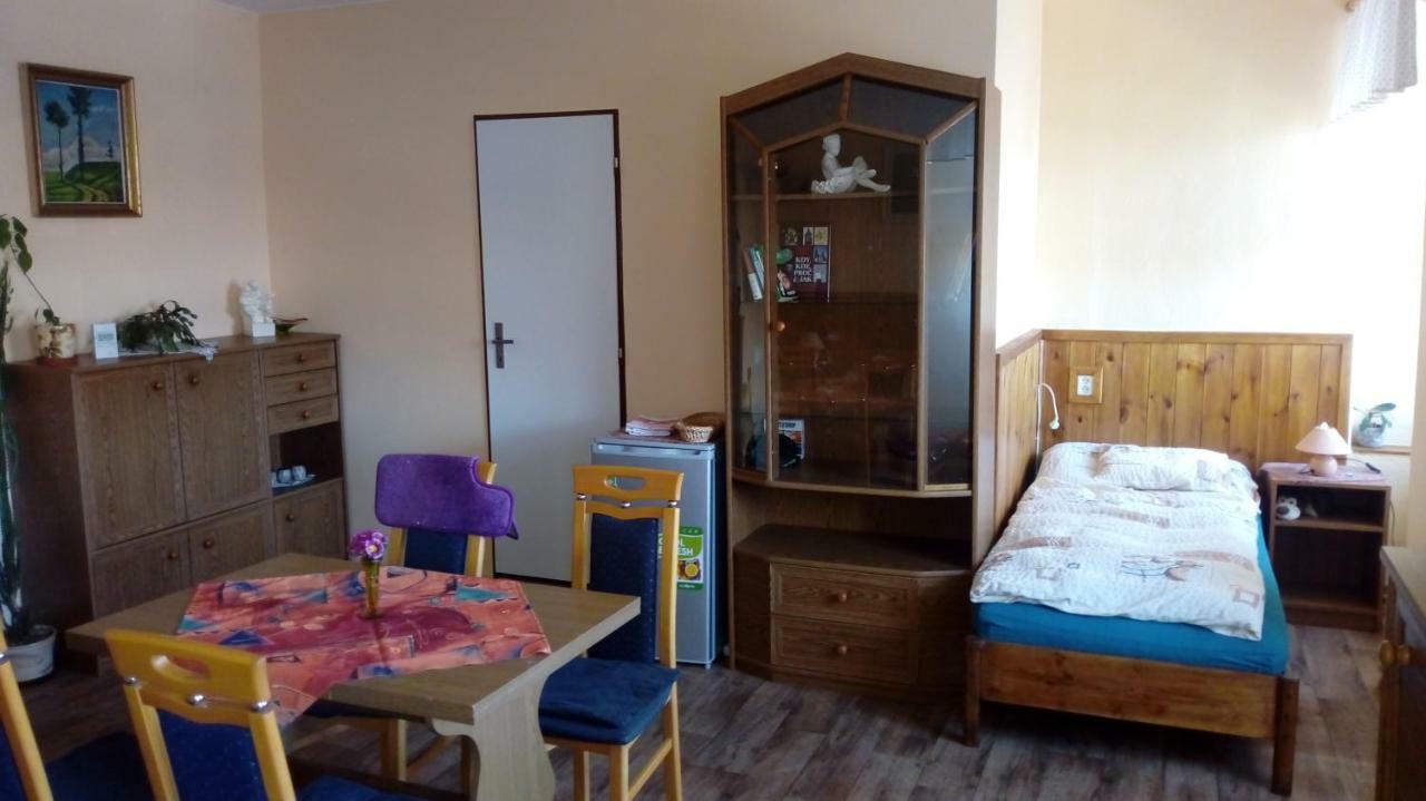Penzion SKLAŘSKÁ HOSPODA Chribská Exterior foto